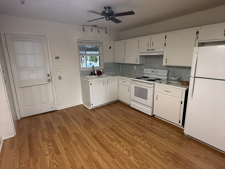 18 W Orange St — Photo 4