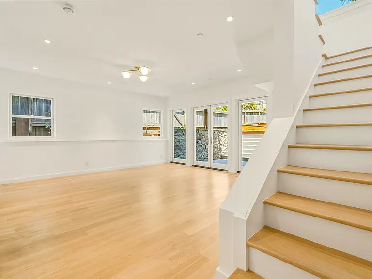 244 16th Ave — Photo 38