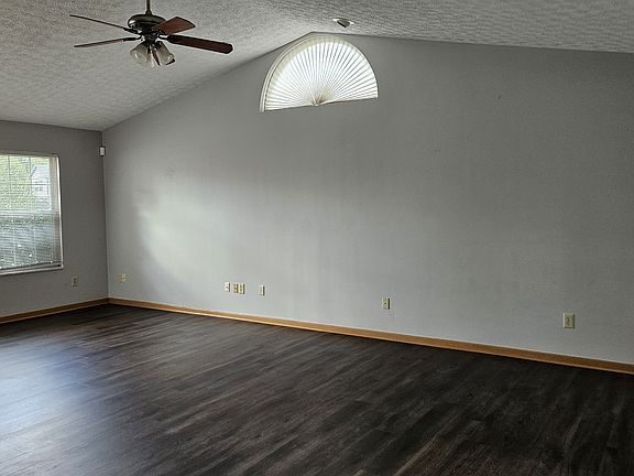 5th image of 4492 Harston Ave