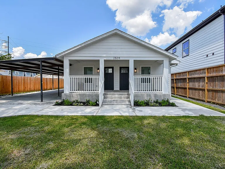 2509 Terry St #B — Photo 1