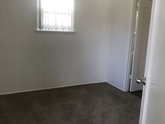 3rd image of 4467 48th St