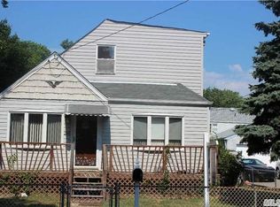 286 Franklin St, Elmont, NY 11003