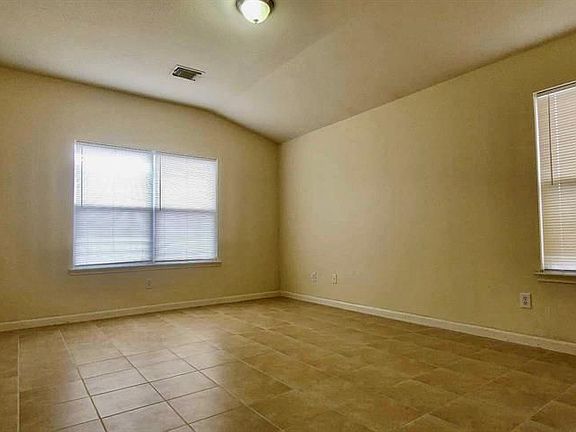 4th image of 15502 Hensen Creek Dr