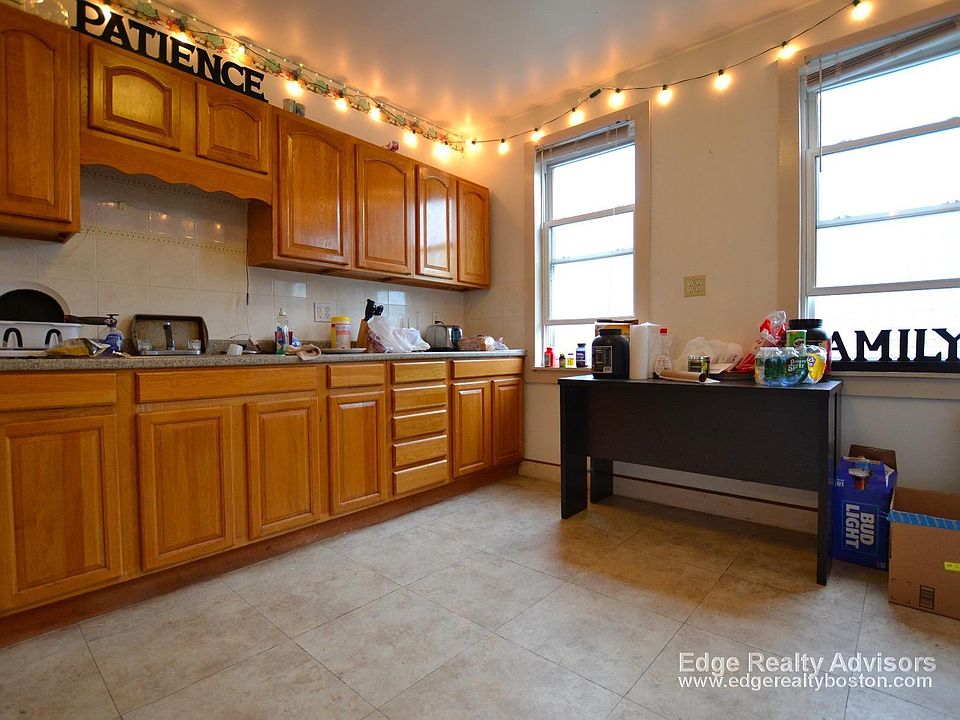 1st image of 12 Shannon St #3