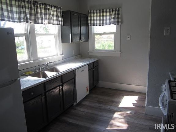 2nd image of 210 W Garfield Ave