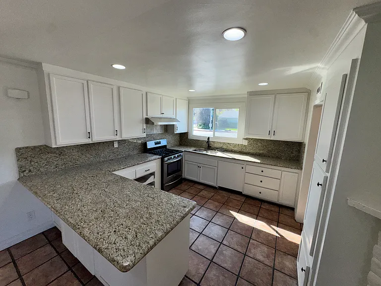 23467 Schoolcraft St — Photo 8