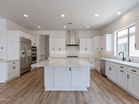 5th image of 776 E LAS PUERTAS Lane