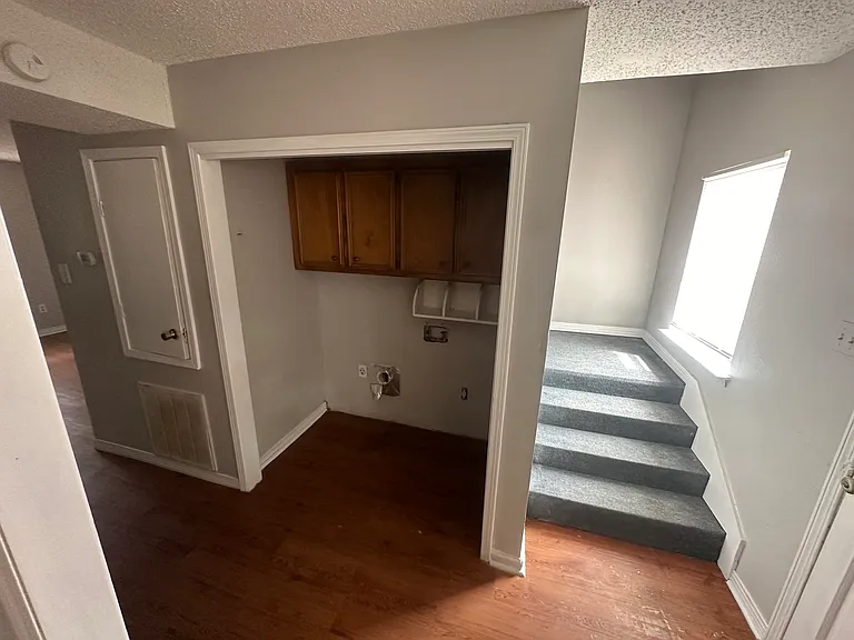3423 Yorkfield Dr #4 — Photo 3