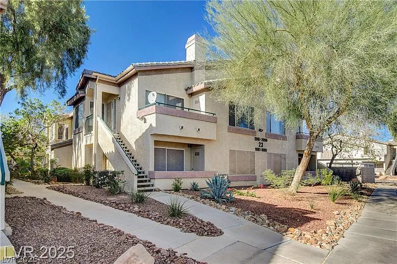2 bed, 2.0 bath, 1029 sqft, $1,395 — Photo 1