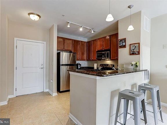 4th image of 2665 Prosperity Ave APT 321