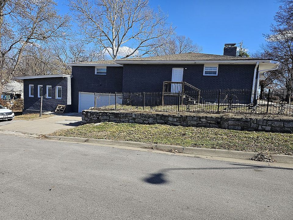 1st image of 2800 E Meyer Blvd