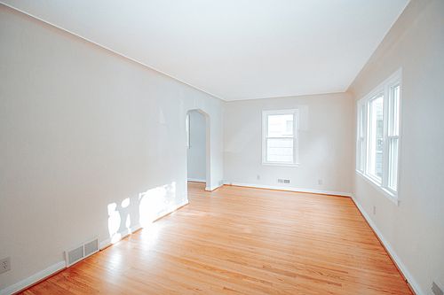 3rd image of 3518 Almeda Dr