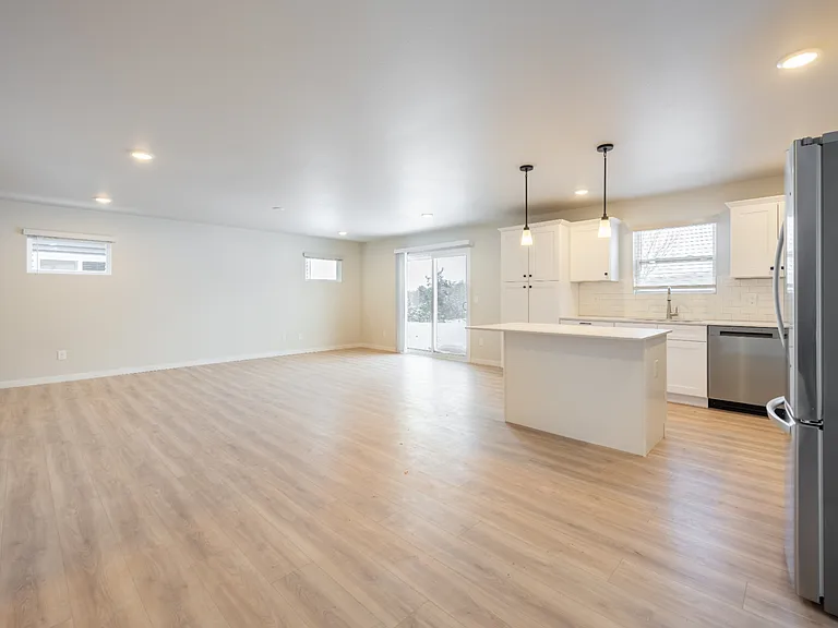 2328 Anchor Ave — Photo 10