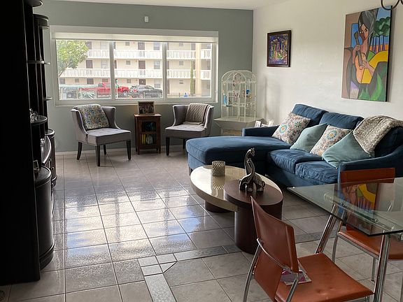5th image of 19001 NE 14th Ave APT 243