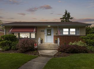 4636 W 99th St, Oak Lawn, IL 60453