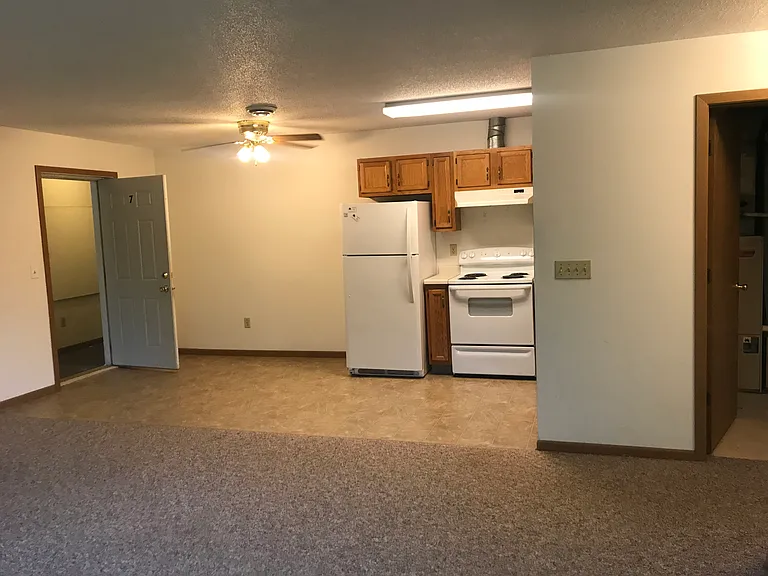 414 14th Ave W — Photo 5