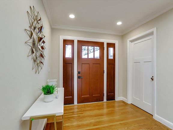 5th image of 420 Harrington Ct