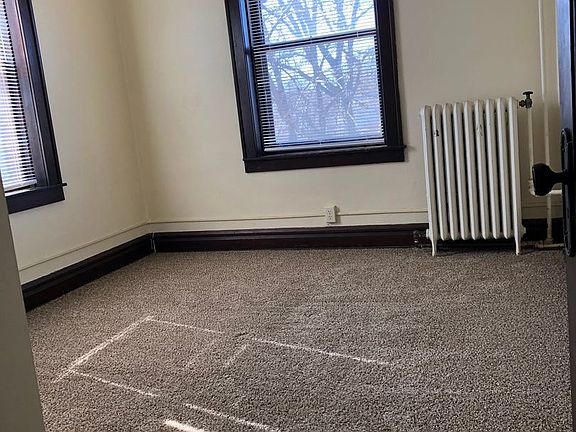 3rd image of 130 Forest Ave #10