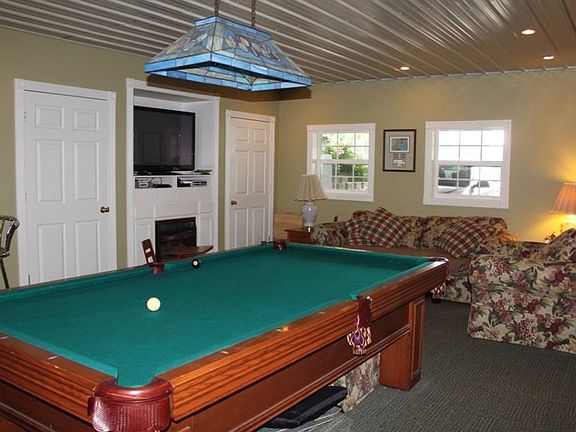 Basement / Game Room