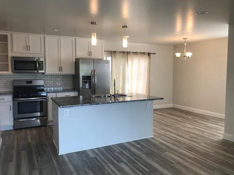 11552 Santa Ana Rd — Photo 2