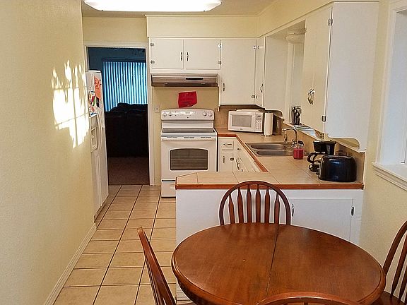 4th image of 808 W Hermosa Dr