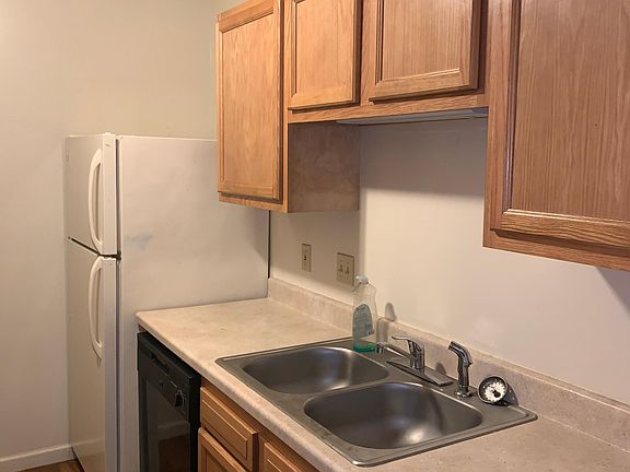 4th image of 245 Northland Dr APT D