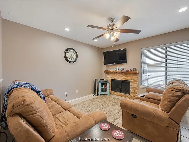 1902 Dartmouth St #Q4 — Photo 4