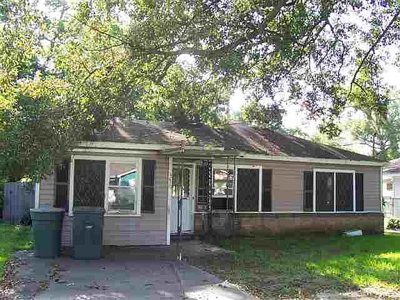 2nd image of 4670 Detroit Ave