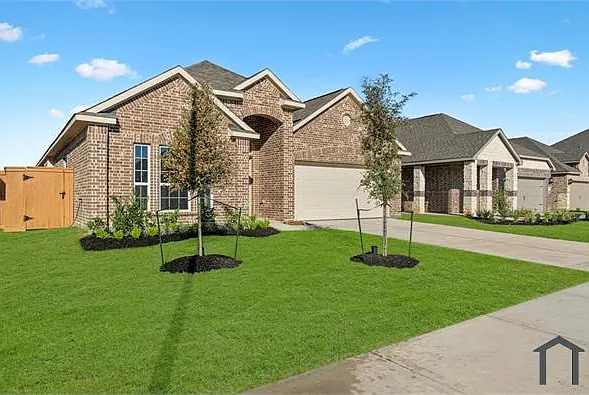 4 bed, 2000 sqft, $2,990 — Photo 2