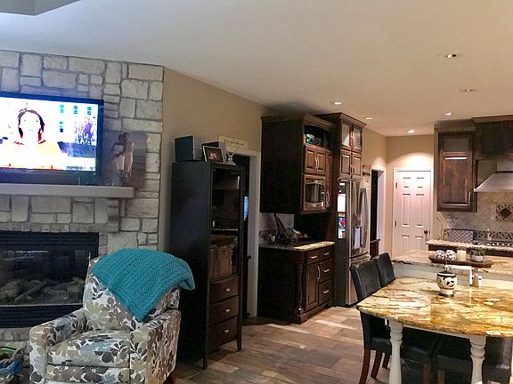 Kitchen & Hearth Room