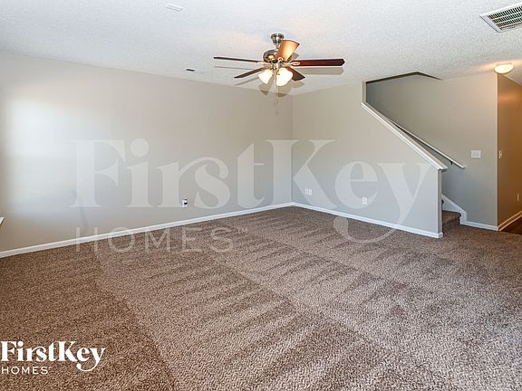 3rd image of 8121 Chatham Oaks Dr
