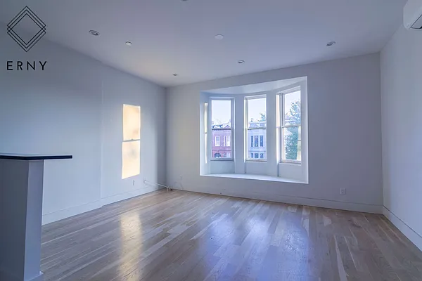 Rented by ERNY LLC | media 19