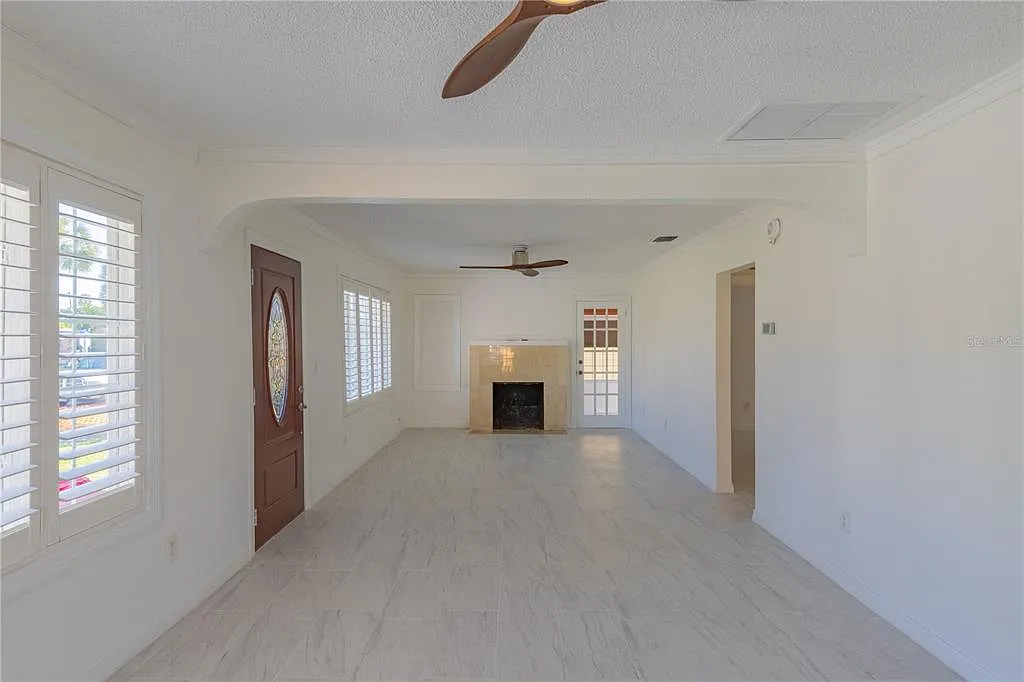 3 bed, 6.0 bath, 1783 sqft, $3,600 — Photo 2