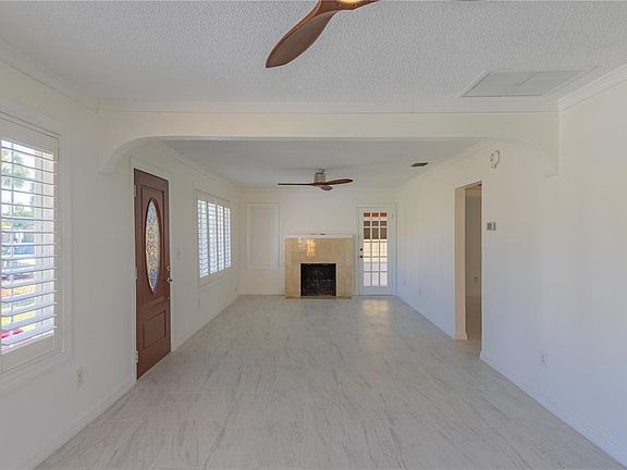 2nd image of 944 Bruce Ave