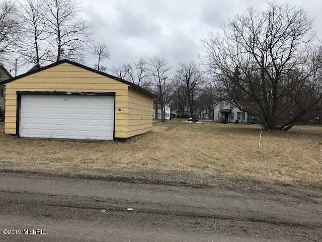 2nd image of 246 Myrtle Ave