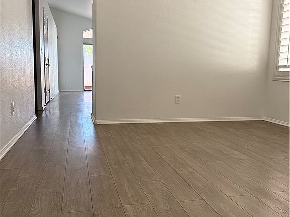 4th image of 8109 Chambersberg St