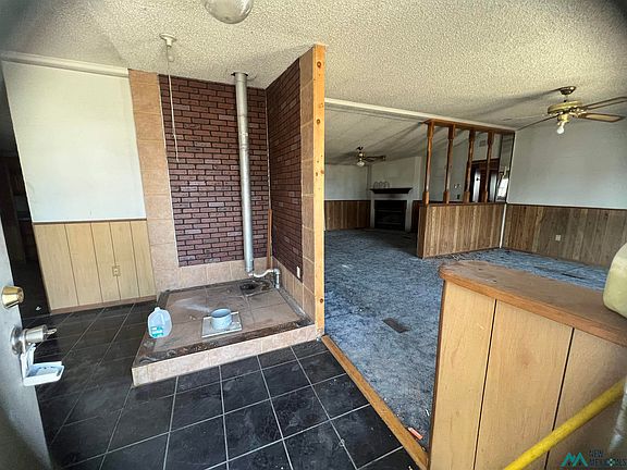 4th image of 800 Sage St E