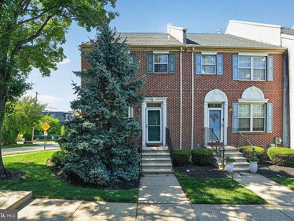 2nd image of 535 Bullock St #1
