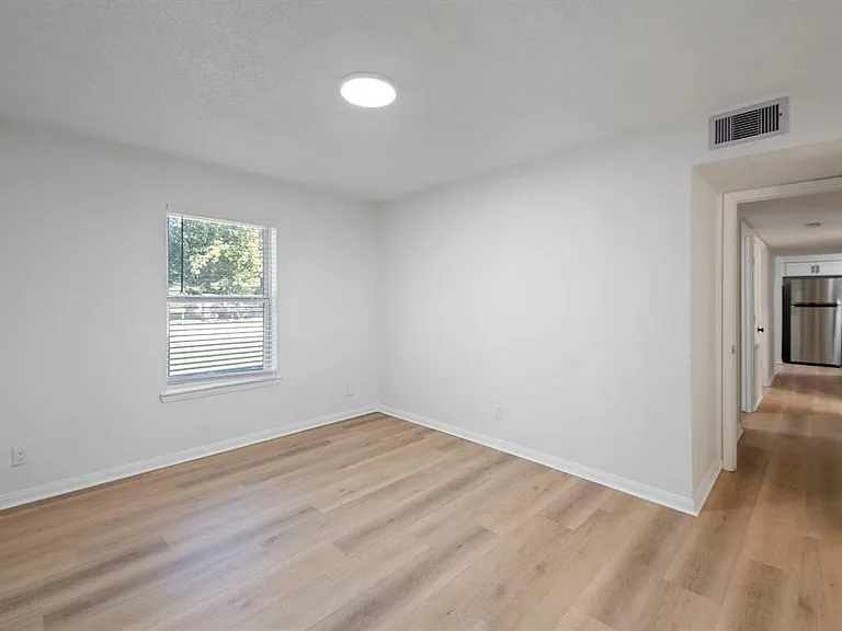 700 Lyle West Ave #A — Photo 7