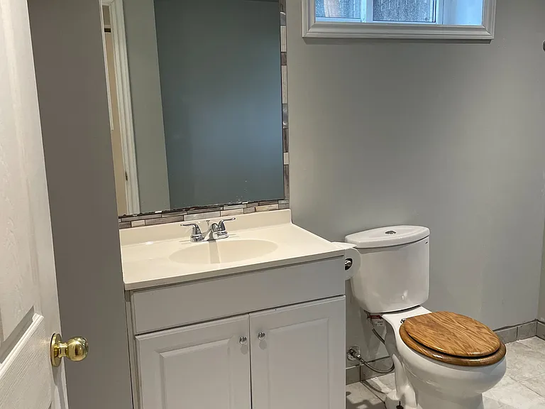 166 Collings Ave — Photo 8