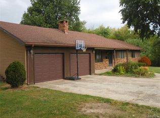 106 N 18th St, Bowling Green, MO 63334