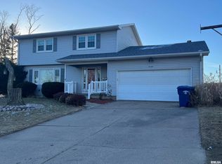 3122 Eclipse St, Clinton, IA 52732