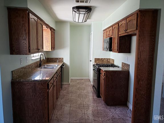 5th image of 285 E Ash Ave