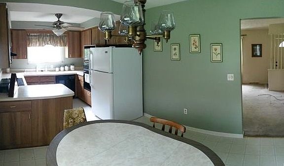 5th image of 1285 Woodlow St