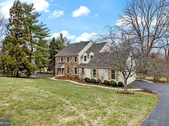 5th image of 205 Ravenscliff Rd