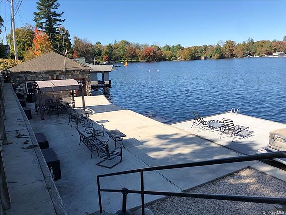 3rd image of 740 S Lake Blvd