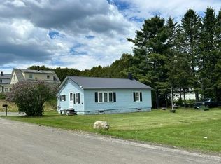 33 Edwards Street, Colebrook, NH 03576