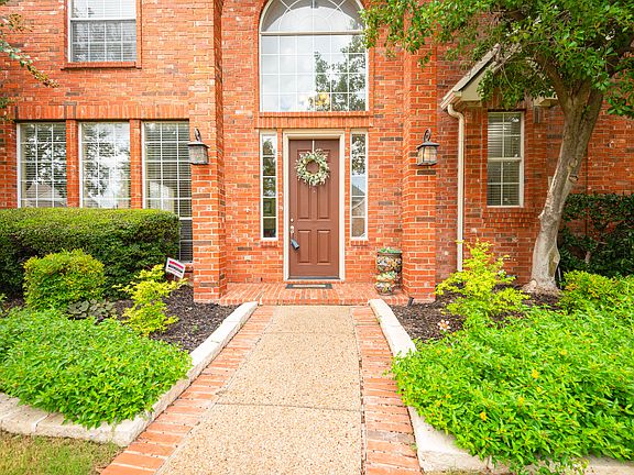 4th image of 1318 Barrington Dr