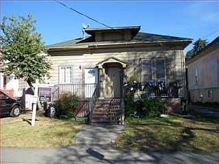 2nd image of 466 N 2nd St