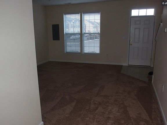 4th image of 1009 Whispering Ponds Ct